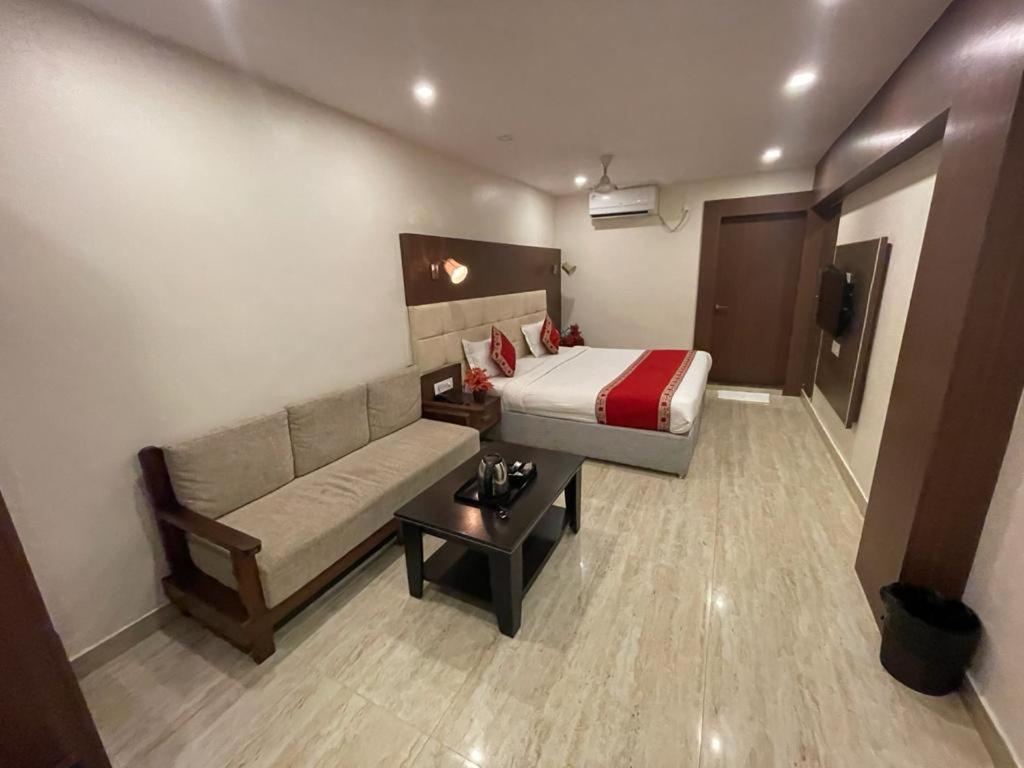 Hotel Hari Vilaas Varanasi Exterior foto