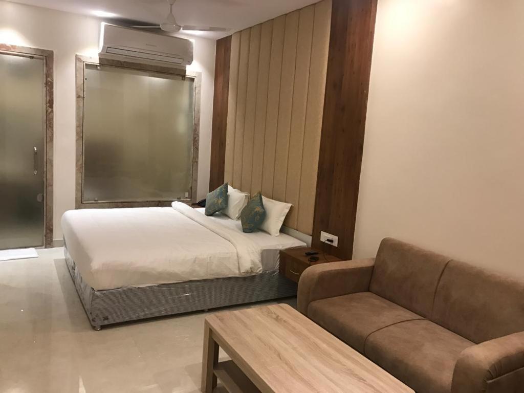 Hotel Hari Vilaas Varanasi Exterior foto