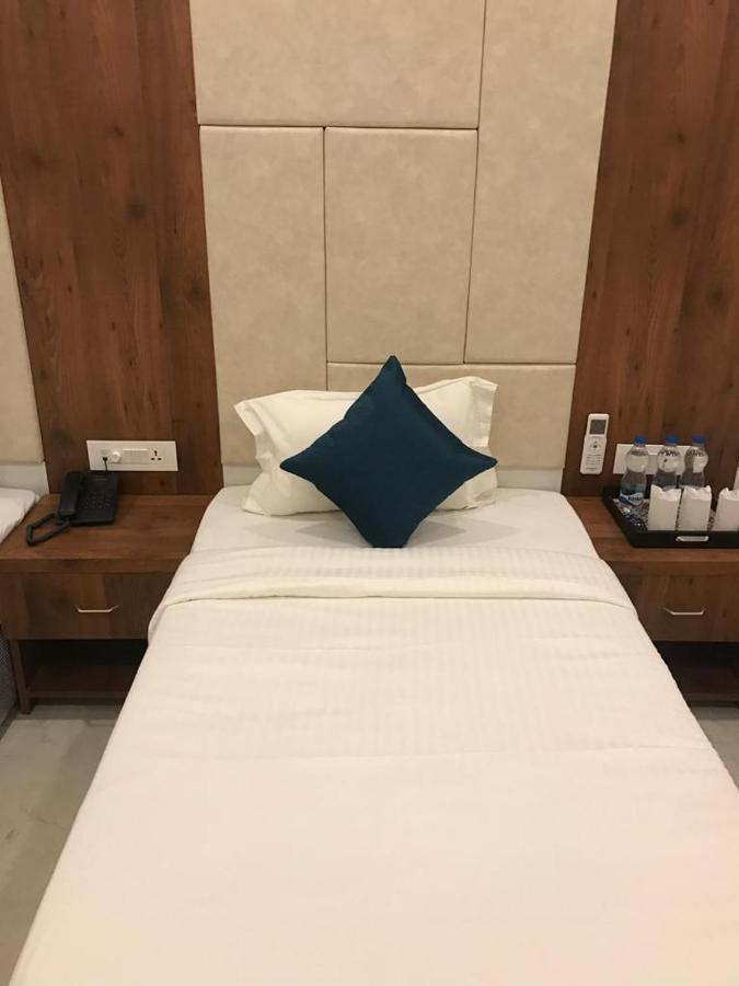 Hotel Hari Vilaas Varanasi Exterior foto