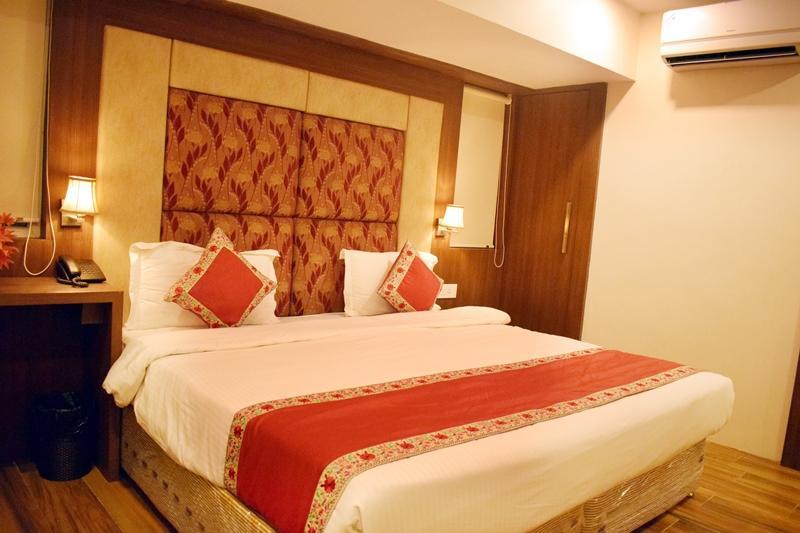 Hotel Hari Vilaas Varanasi Exterior foto